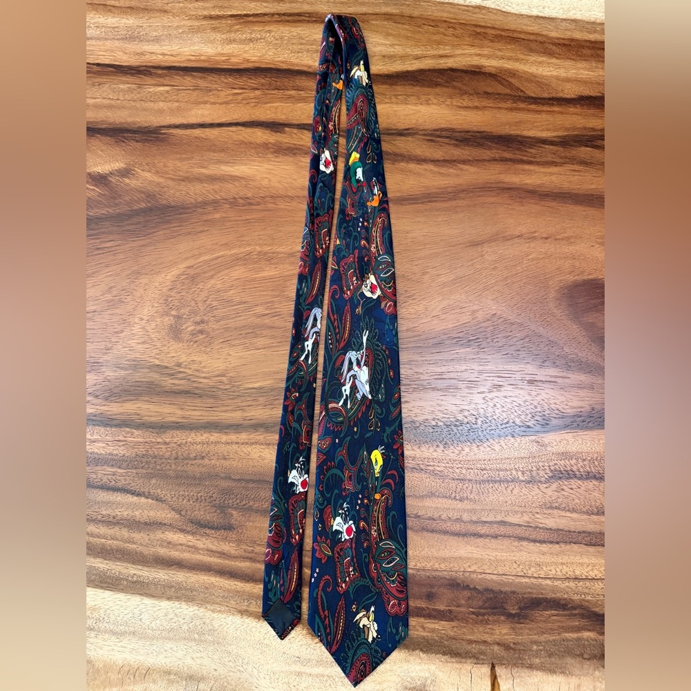Warner Bros. Looney Tunes Paisley Necktie